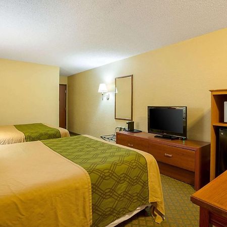 Rodeway Inn & Suites Kearney Exterior foto
