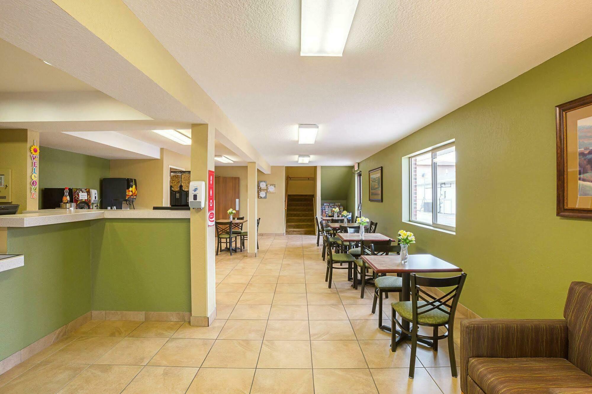 Rodeway Inn & Suites Kearney Exterior foto